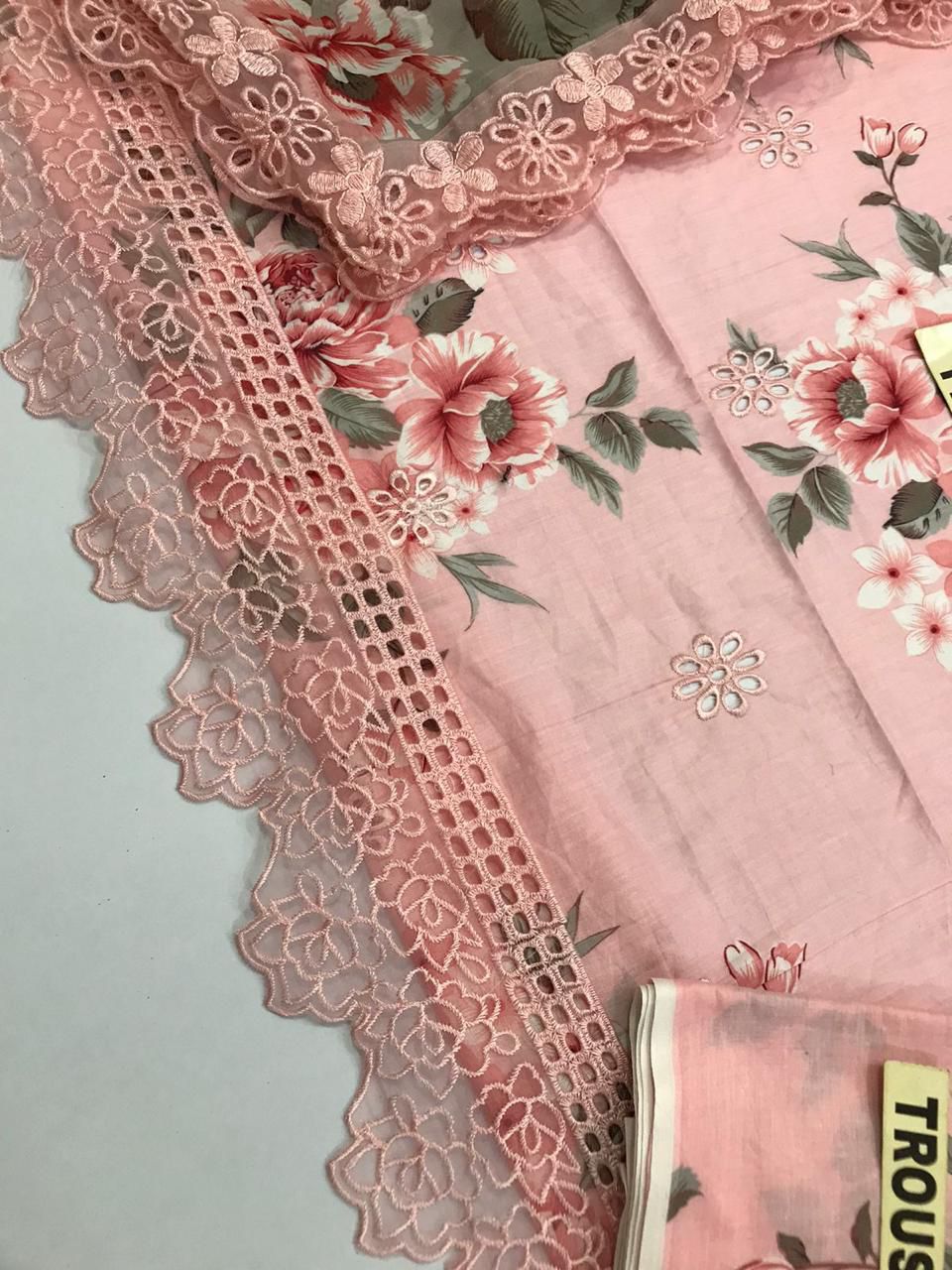 Iznik D # 183 - 01 | 3PC Printed Lawn | Digital Printed Chiffon Dupatta With 4 Side Lace