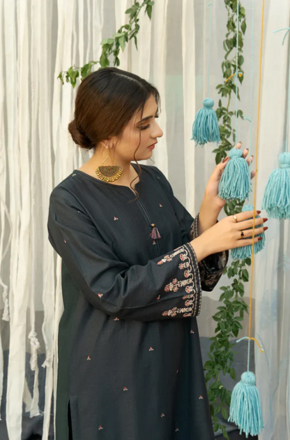 Urge D # 19 - 01 | 3PC Luxury Dhanak | Culture wool Print shawl