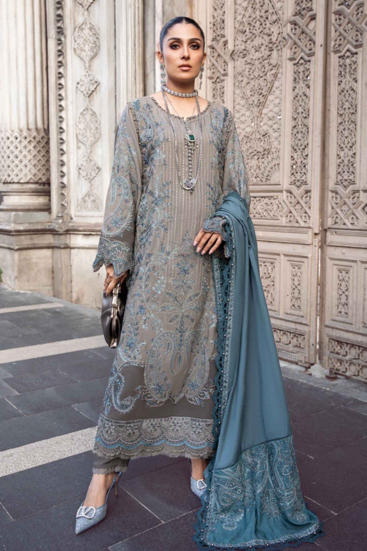 Maria B. 158- 01 3PC Luxury Dhanak |Embroidered Dhanak Shawl