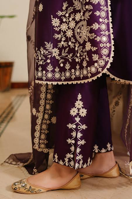 Cross stitch D # 131- 01| 3PC Luxury Dhanak | Dhanak embroidered wool shawl