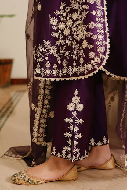 Cross stitch D # 131- 01| 3PC Luxury Dhanak | Dhanak embroidered wool shawl