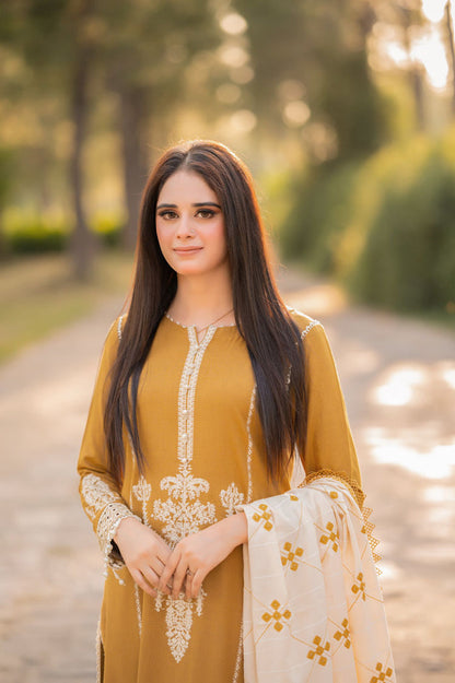 Libaas by umar nawaz D # 128- 01| 3PC Luxury Dhanak | Dhanak embroidered wool shawl
